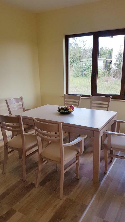 Malavi Guest House Krasen! Comfort&Clean! Экстерьер фото